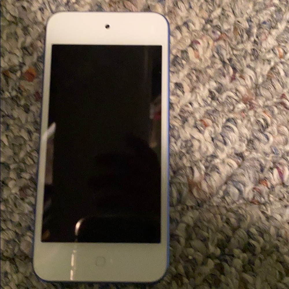 Blue apple IPod 6